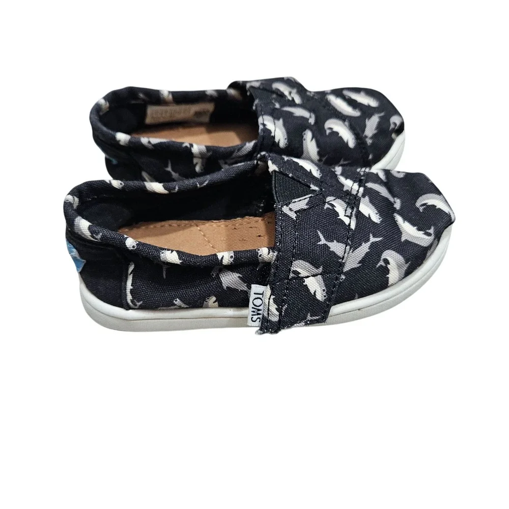 Toms Kids‎ Navy Shark Print Slip-On Shoes Size 7 Toddler Hook Loop Closure